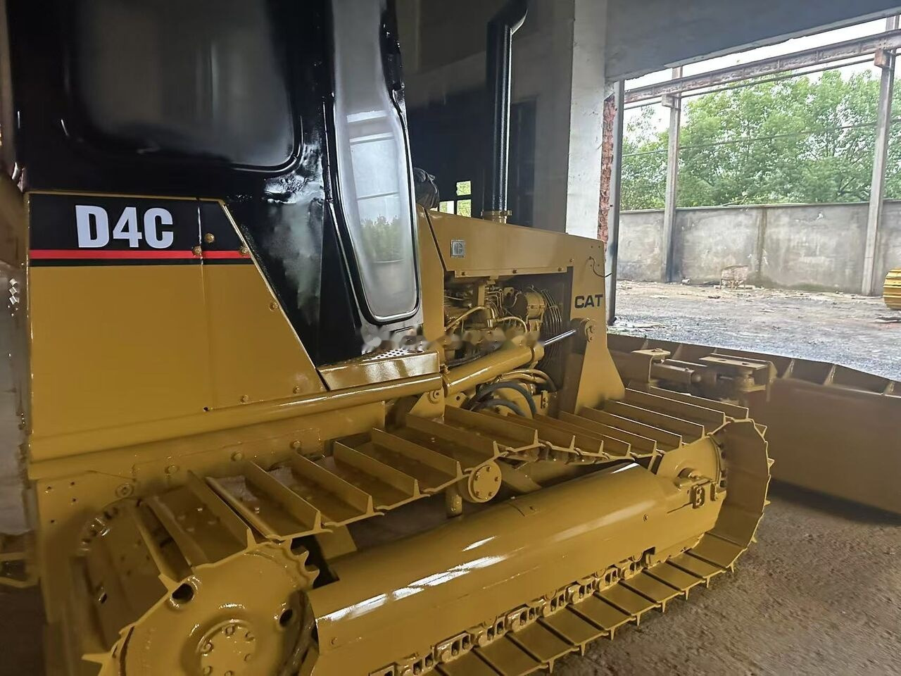 Caterpillar D4C - بلدوزر: صورة 5 Caterpillar D4C - بلدوزر: صورة 5
