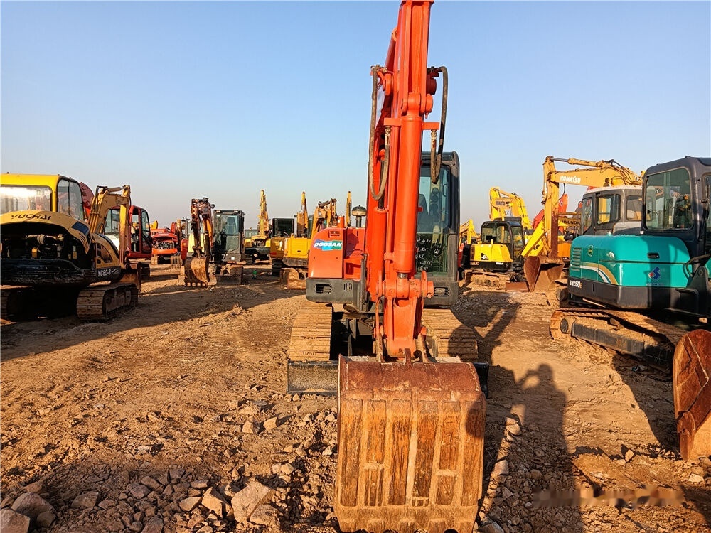 Doosan DH60-7 - حفار صغير: صورة 3 Doosan DH60-7 - حفار صغير: صورة 3