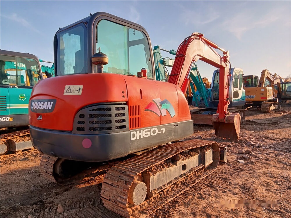 Doosan DH60-7 - حفار صغير: صورة 2 Doosan DH60-7 - حفار صغير: صورة 2