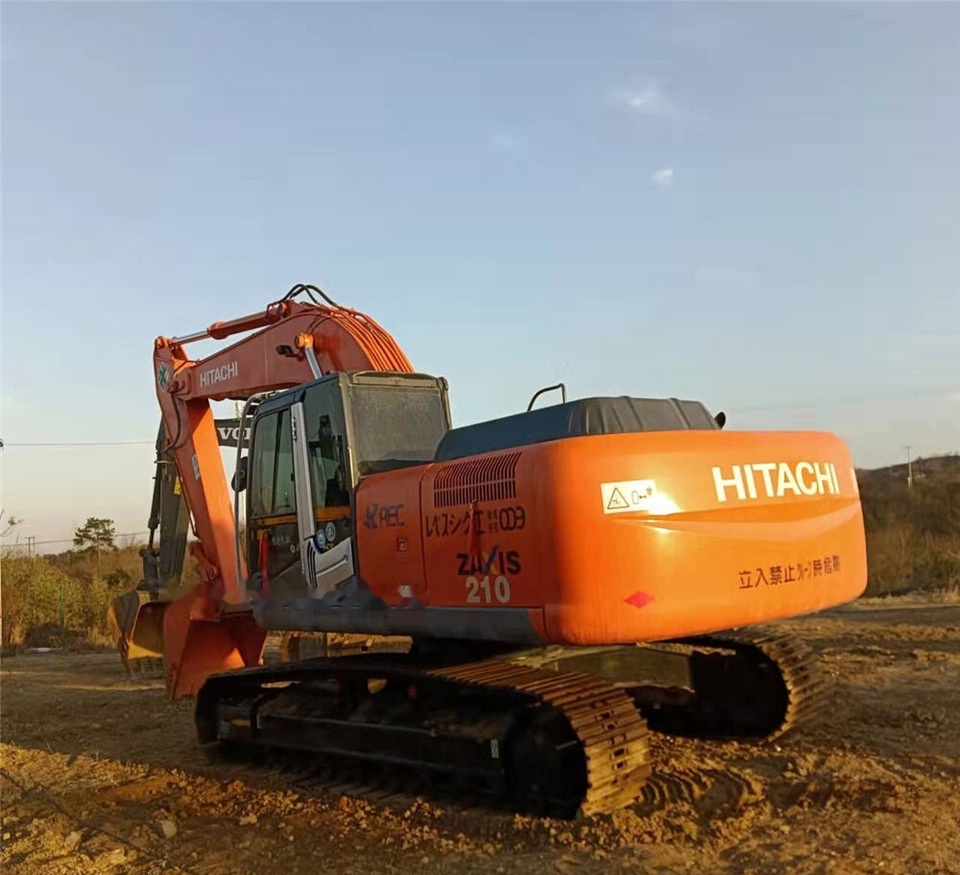 Hitachi 210-3 - حفار زاحف: صورة 3 Hitachi 210-3 - حفار زاحف: صورة 3