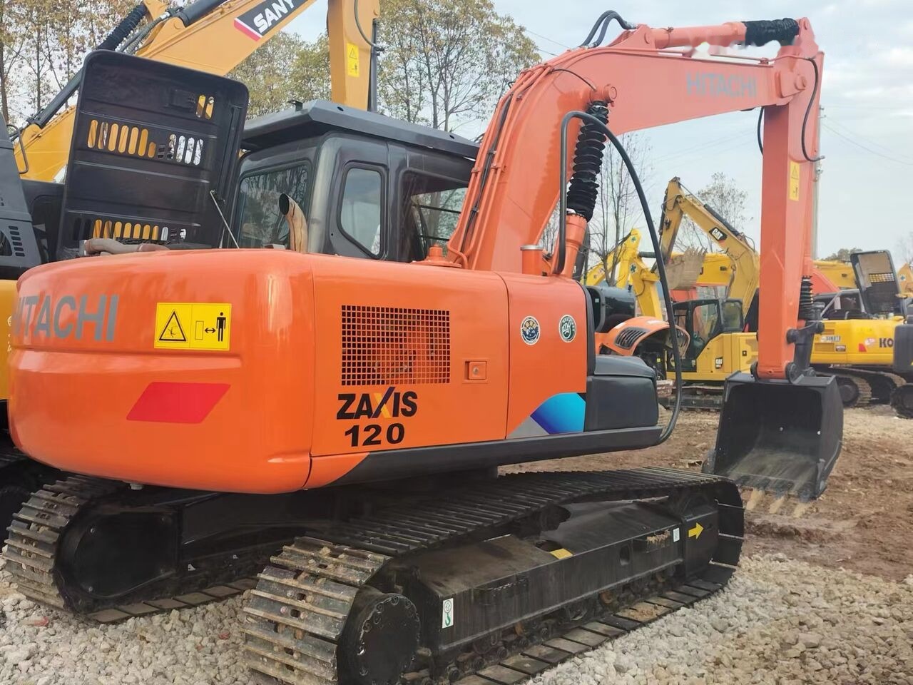 Hitachi ZX120 - حفار زاحف: صورة 3 Hitachi ZX120 - حفار زاحف: صورة 3