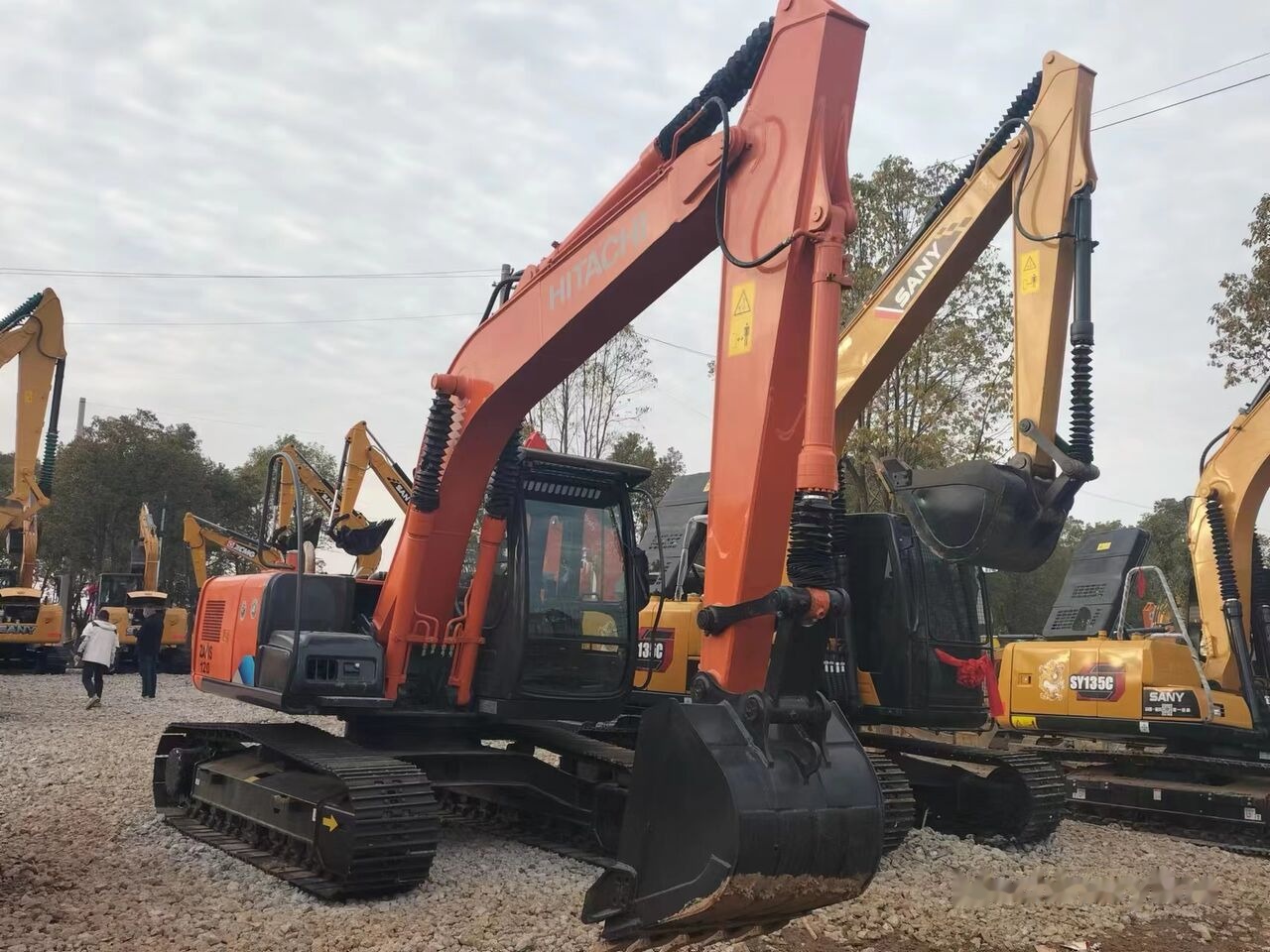 Hitachi ZX120 - حفار زاحف: صورة 4 Hitachi ZX120 - حفار زاحف: صورة 4