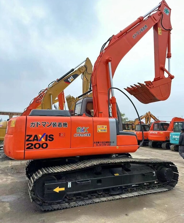 Hitachi ZX200 - حفار زاحف: صورة 5 Hitachi ZX200 - حفار زاحف: صورة 5