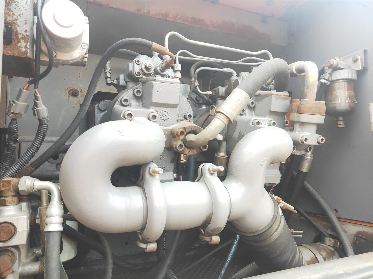 Hitachi ZX350H-3G - حفار زاحف: صورة 4 Hitachi ZX350H-3G - حفار زاحف: صورة 4