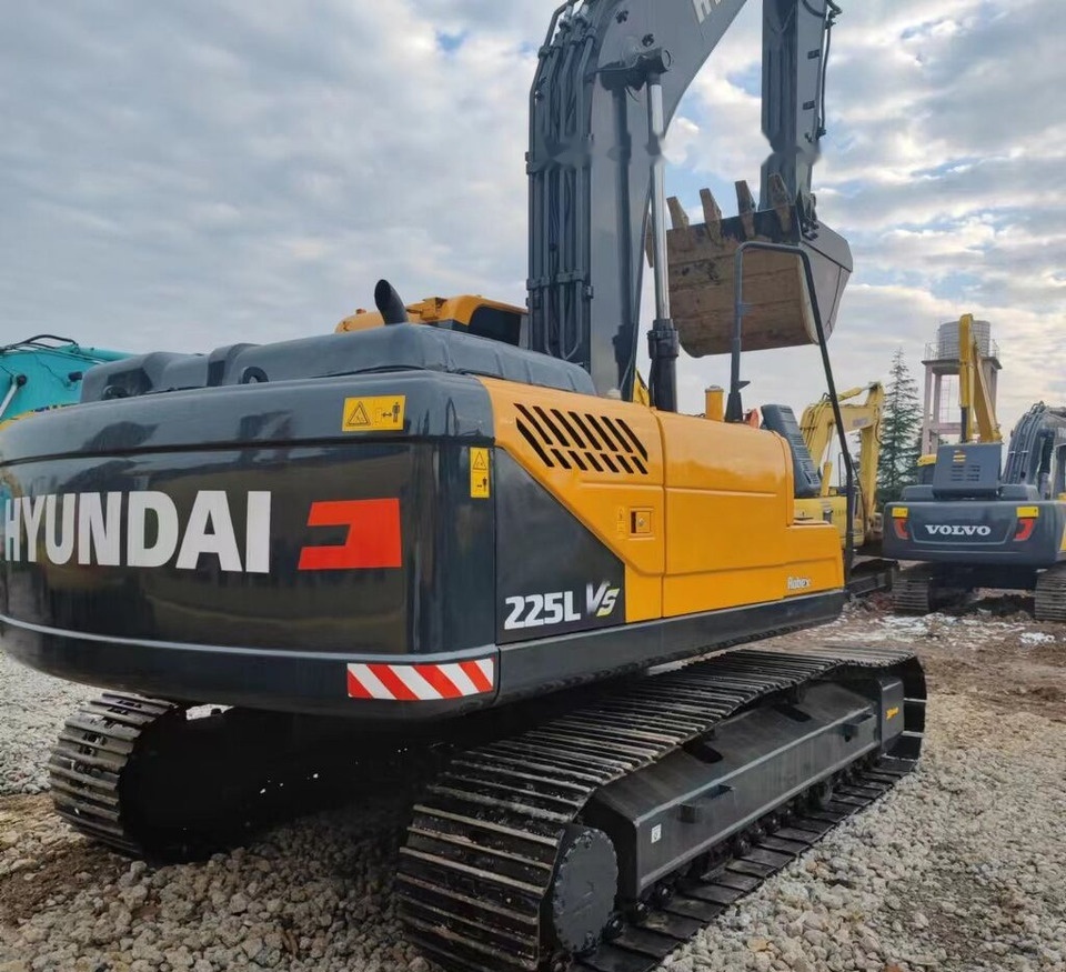 Hyundai R225VS - حفار زاحف: صورة 3 Hyundai R225VS - حفار زاحف: صورة 3