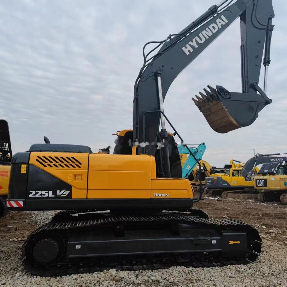 Hyundai R225VS - حفار زاحف: صورة 2 Hyundai R225VS - حفار زاحف: صورة 2