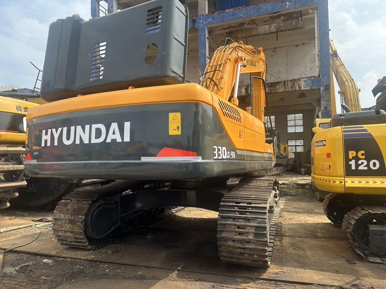 Hyundai R330LC-9S - حفار زاحف: صورة 4 Hyundai R330LC-9S - حفار زاحف: صورة 4