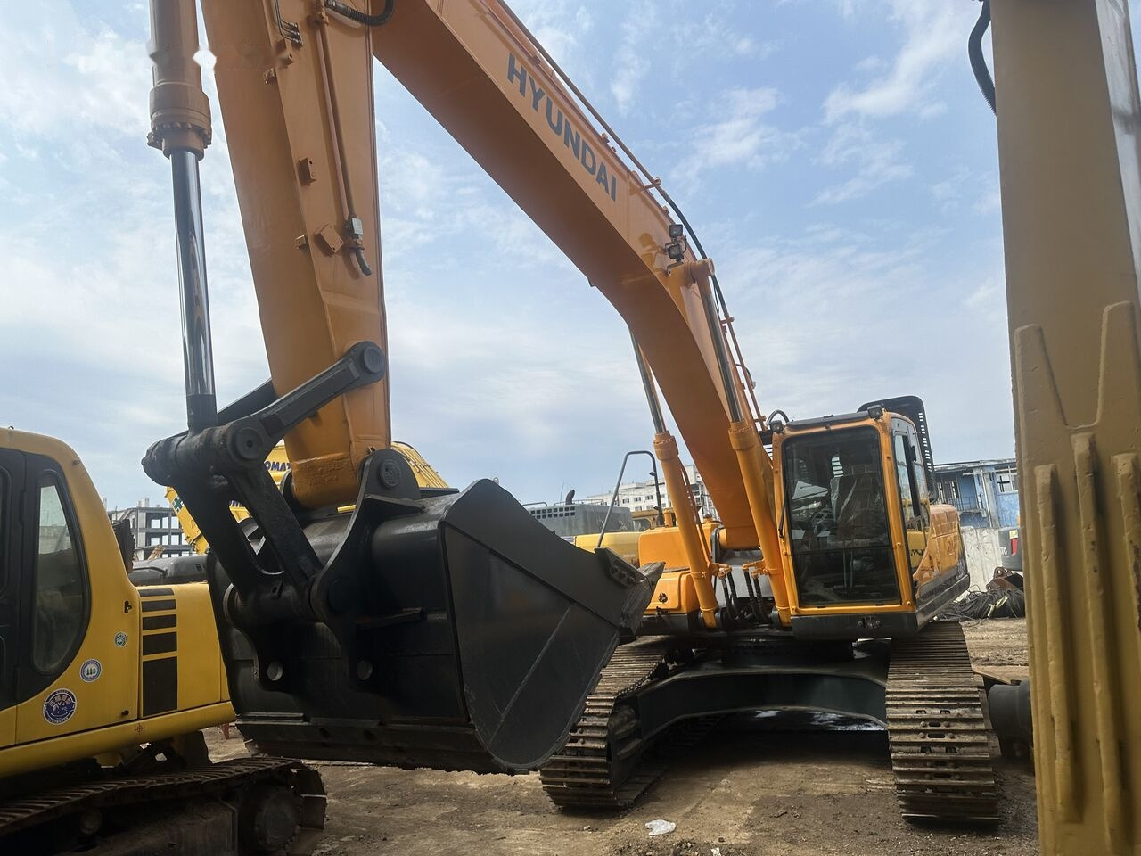Hyundai R330LC-9S - حفار زاحف: صورة 3 Hyundai R330LC-9S - حفار زاحف: صورة 3