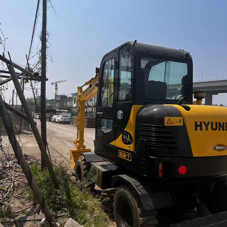 Hyundai R60W-7 - حفار ذو عجلات: صورة 1 Hyundai R60W-7 - حفار ذو عجلات: صورة 1