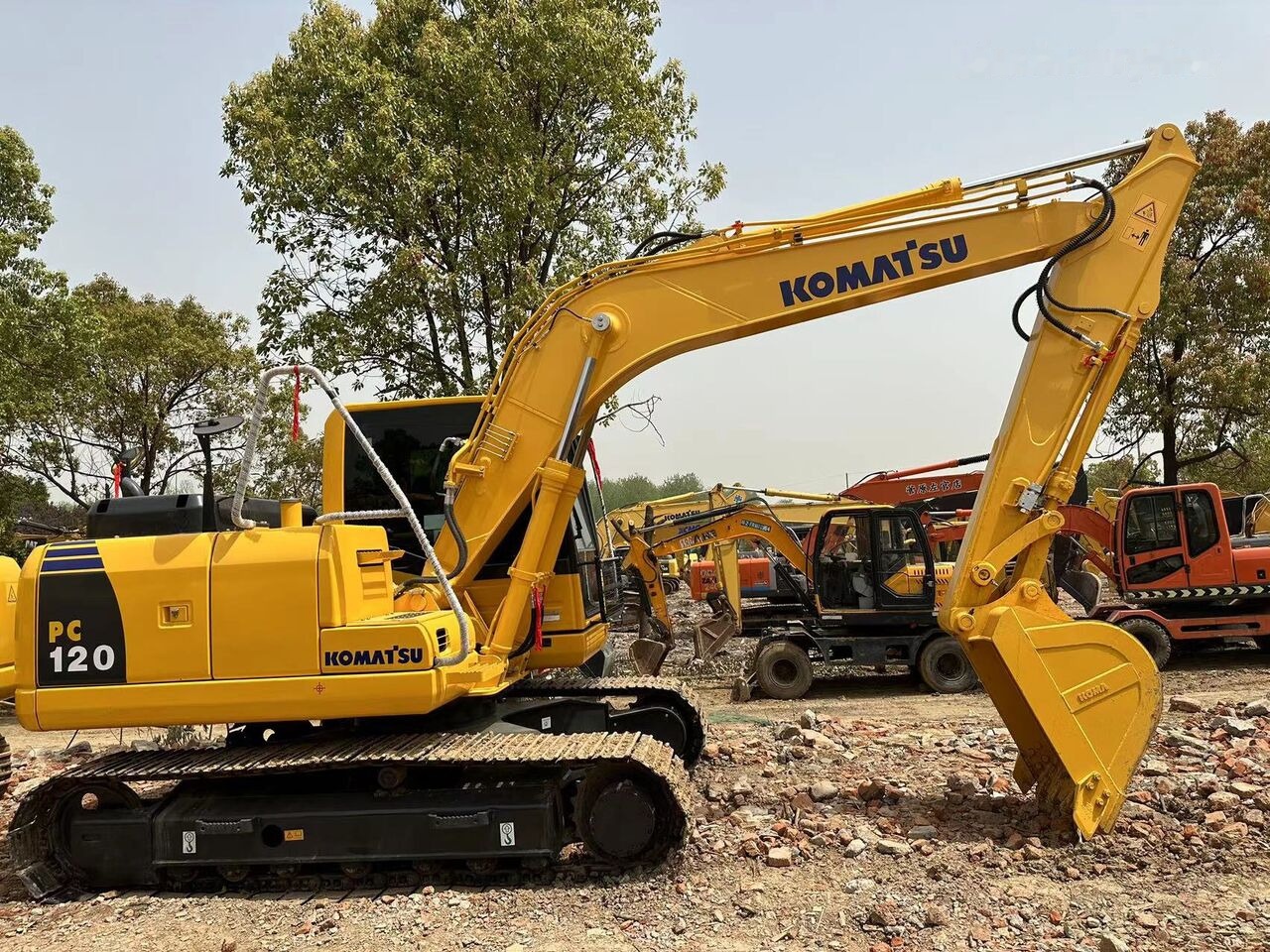 Komatsu PC120-8 - حفار زاحف: صورة 4 Komatsu PC120-8 - حفار زاحف: صورة 4
