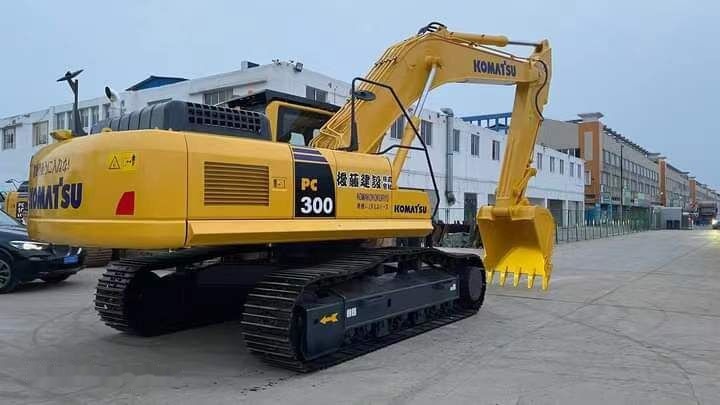 Komatsu PC300 - حفار زاحف: صورة 5 Komatsu PC300 - حفار زاحف: صورة 5