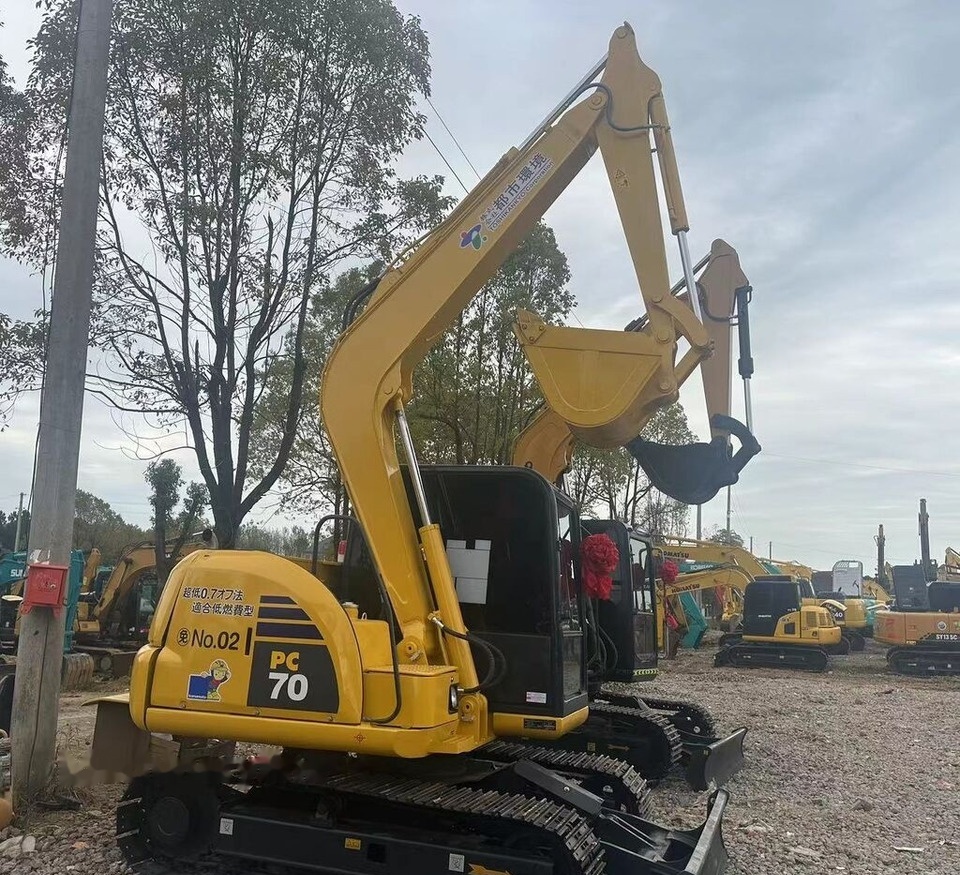 Komatsu PC70 - حفار صغير: صورة 2 Komatsu PC70 - حفار صغير: صورة 2