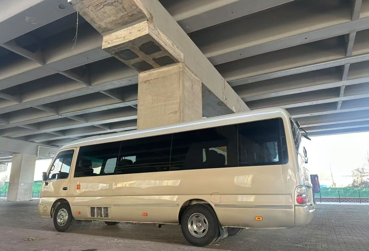 Toyota 1HZ - حافلة الضواحي: صورة 1 Toyota 1HZ - حافلة الضواحي: صورة 1