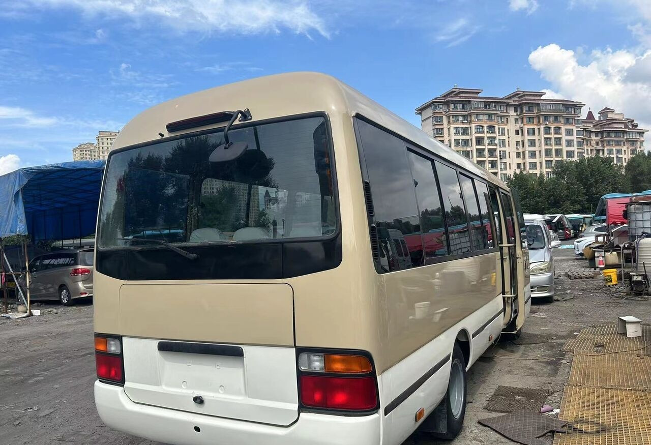 Toyota Coaster 1HZ - حافلة الضواحي: صورة 3 Toyota Coaster 1HZ - حافلة الضواحي: صورة 3