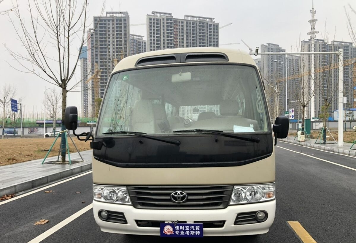 Toyota Coaster - حافلة الضواحي: صورة 3 Toyota Coaster - حافلة الضواحي: صورة 3