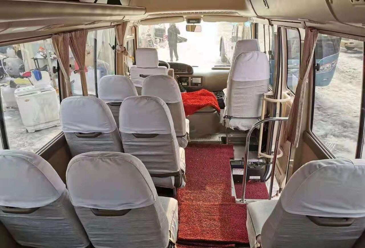 Toyota Coaster - حافلة الضواحي: صورة 3 Toyota Coaster - حافلة الضواحي: صورة 3