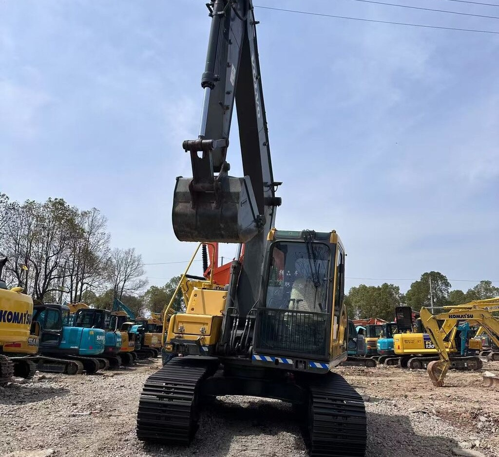 Volvo EC140D - حفار زاحف: صورة 2 Volvo EC140D - حفار زاحف: صورة 2