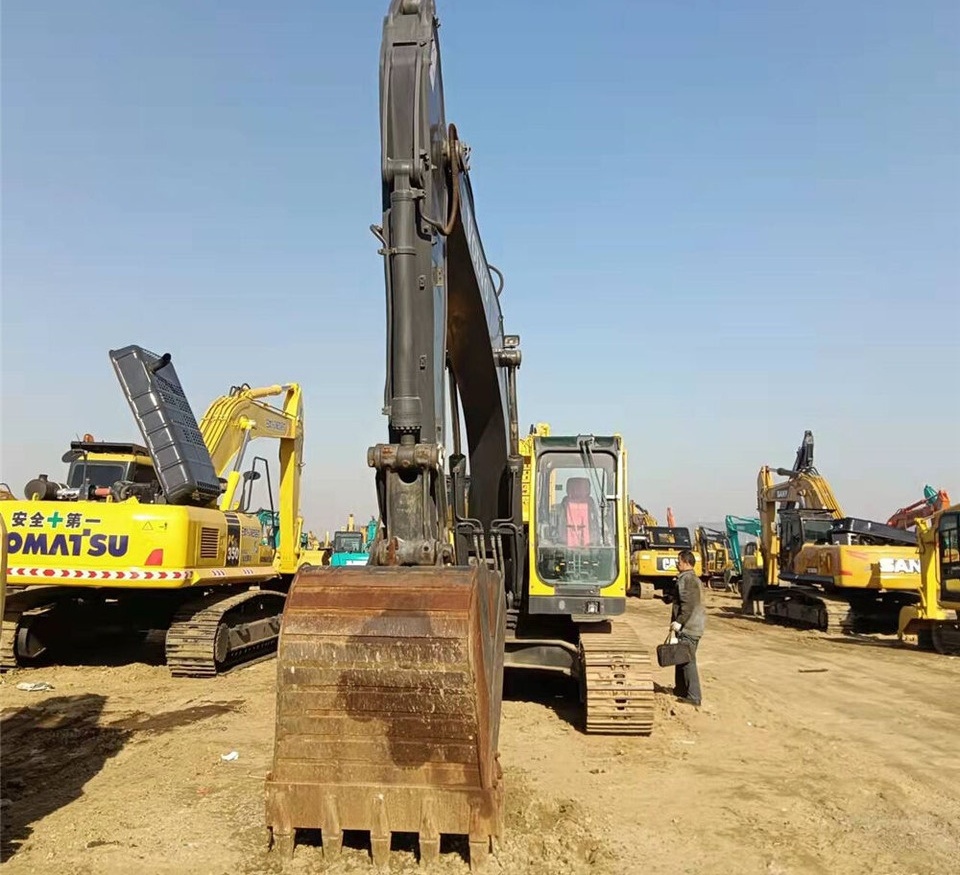 Volvo EC210B - حفار زاحف: صورة 2 Volvo EC210B - حفار زاحف: صورة 2