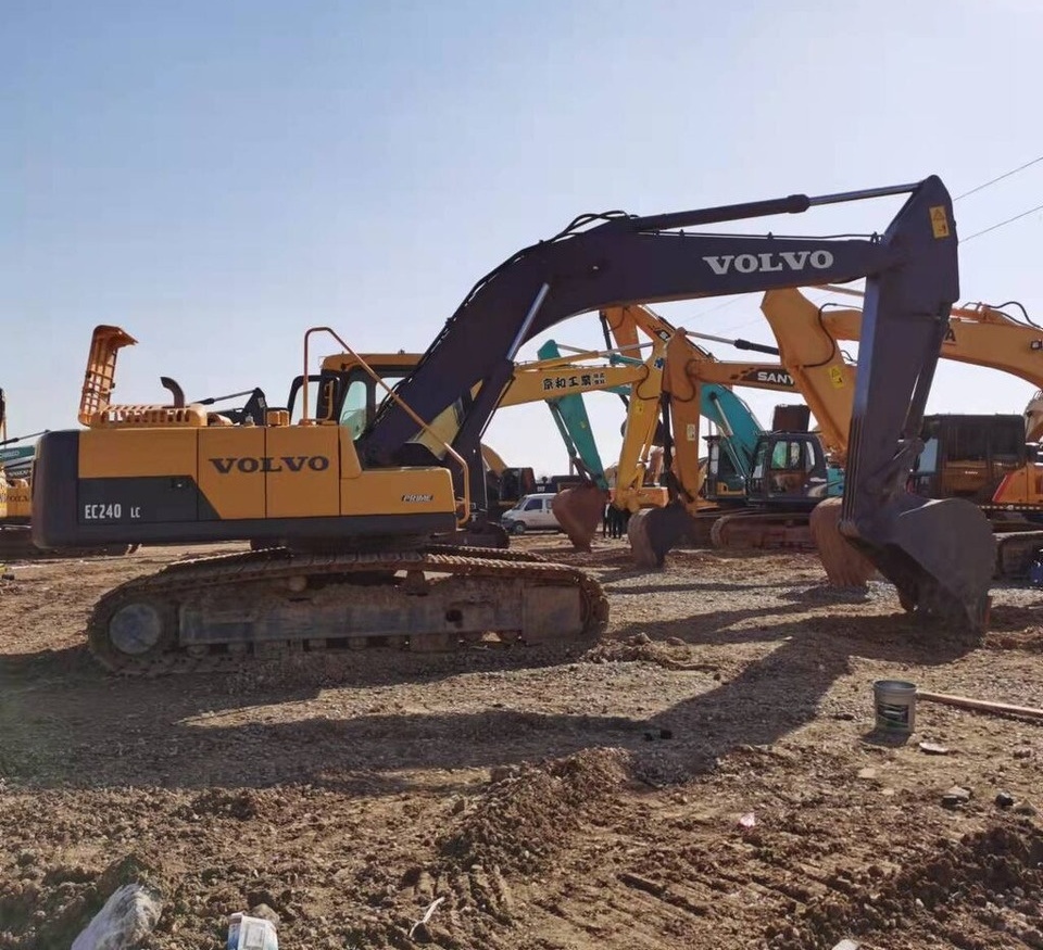 Volvo EC240LC - حفار زاحف: صورة 4 Volvo EC240LC - حفار زاحف: صورة 4