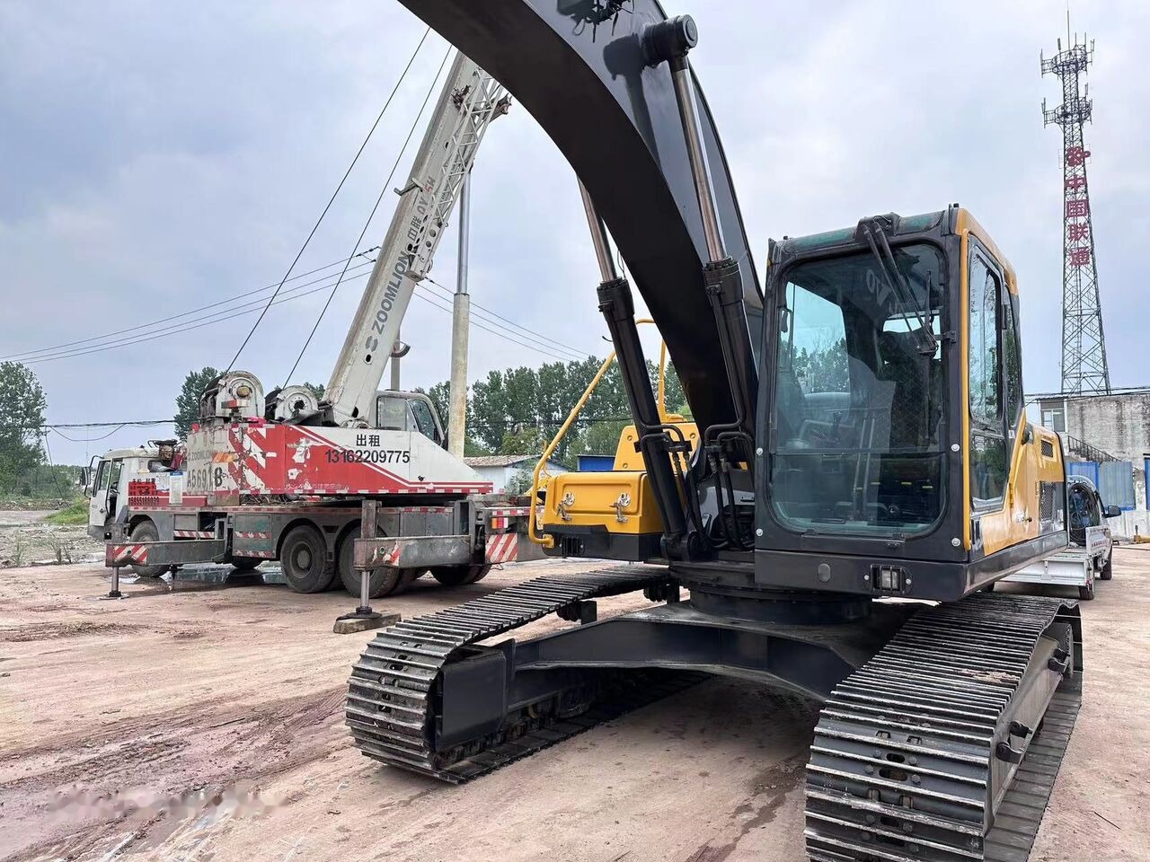 Volvo EC240 - حفار زاحف: صورة 3 Volvo EC240 - حفار زاحف: صورة 3
