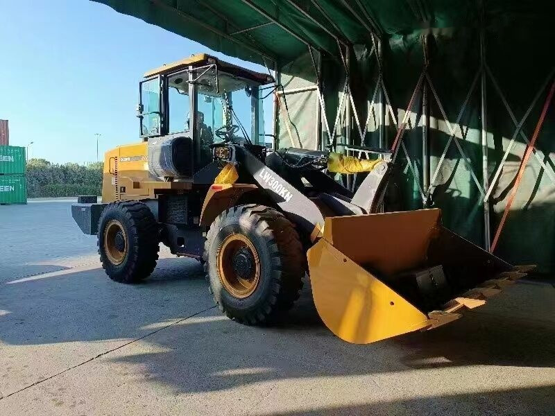 XCMG LW300KN - اللودر بعجل: صورة 1 XCMG LW300KN - اللودر بعجل: صورة 1