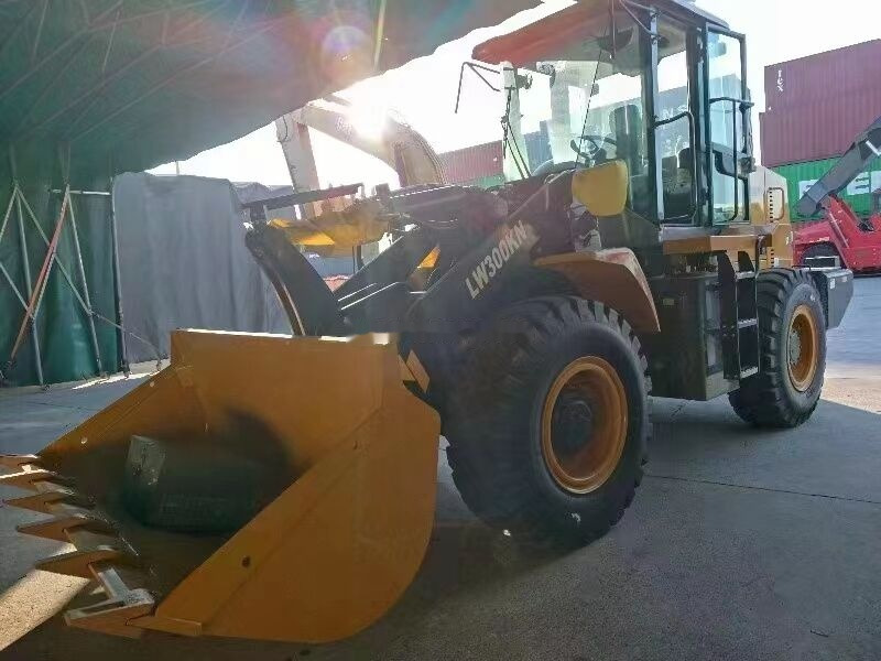 XCMG LW300KN - اللودر بعجل: صورة 2 XCMG LW300KN - اللودر بعجل: صورة 2