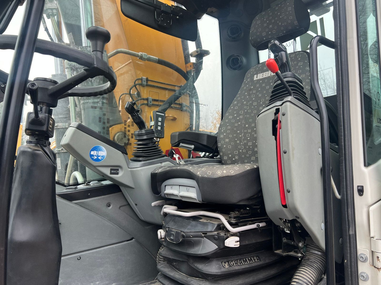 Liebherr A 913 Comp. Powertilt - حفار ذو عجلات: صورة 4 Liebherr A 913 Comp. Powertilt - حفار ذو عجلات: صورة 4