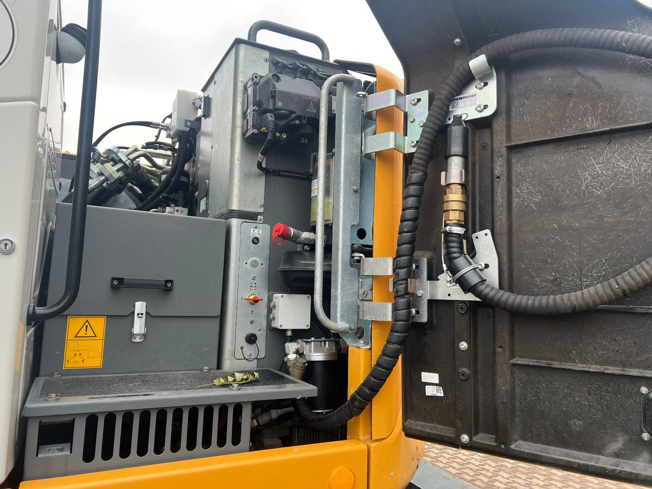 Liebherr A 913 Comp. Powertilt - حفار ذو عجلات: صورة 3 Liebherr A 913 Comp. Powertilt - حفار ذو عجلات: صورة 3