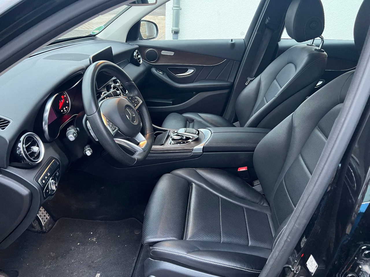 Mercedes-Benz GLC 250 GLC GLC 250 d 4Matic - سيارة دفع رباعي: صورة 3 Mercedes-Benz GLC 250 GLC GLC 250 d 4Matic - سيارة دفع رباعي: صورة 3