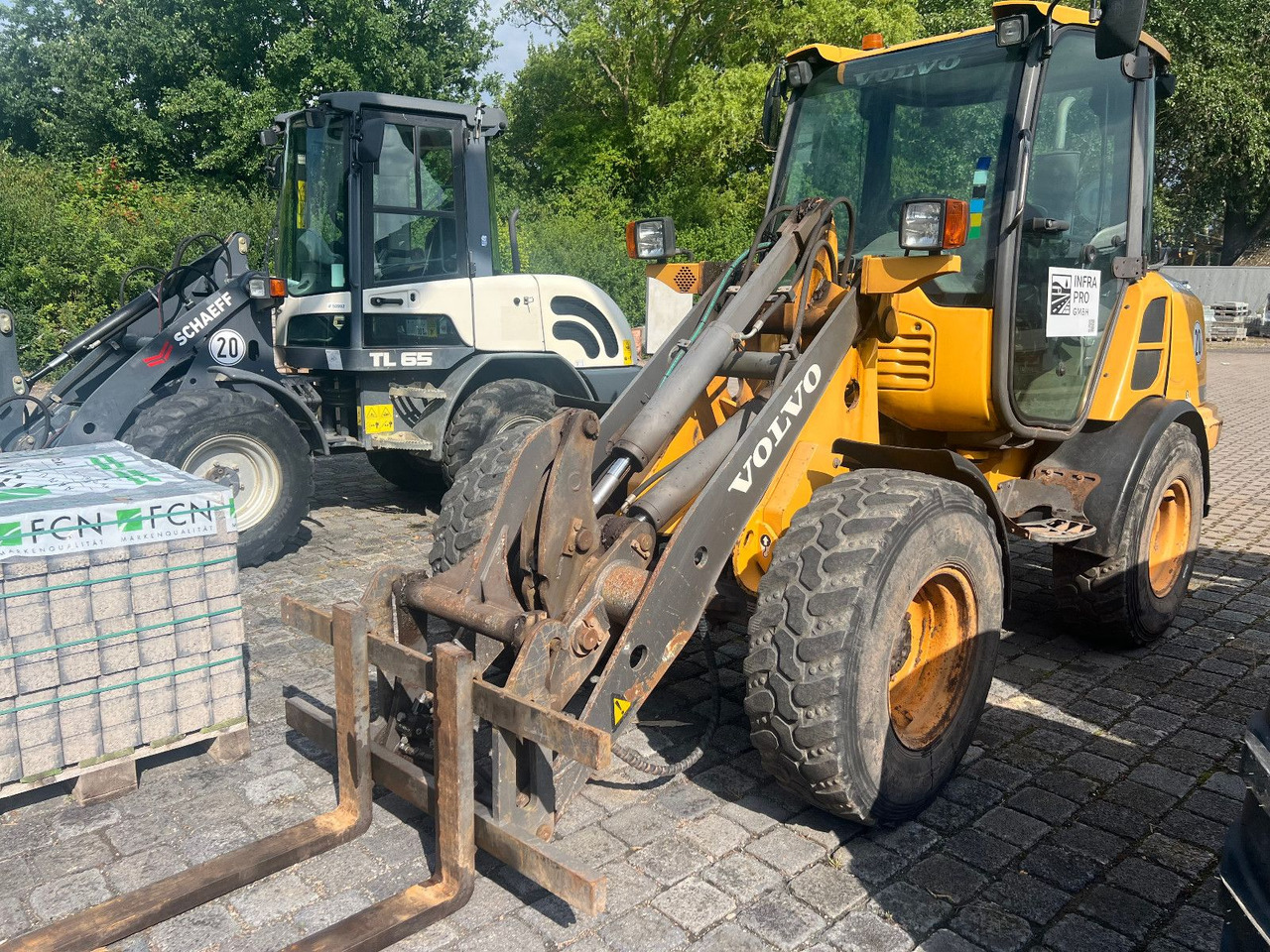 Volvo L 25 F u 28 F u. 30 F - اللودر بعجل: صورة 2 Volvo L 25 F u 28 F u. 30 F - اللودر بعجل: صورة 2