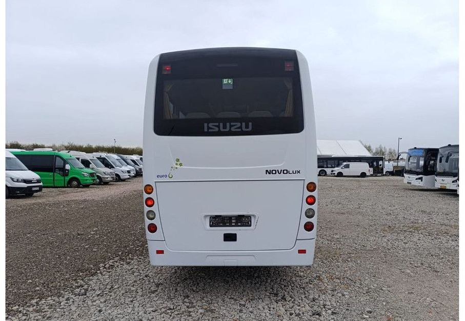 Isuzu Novolux - حافلة الضواحي: صورة 4 Isuzu Novolux - حافلة الضواحي: صورة 4