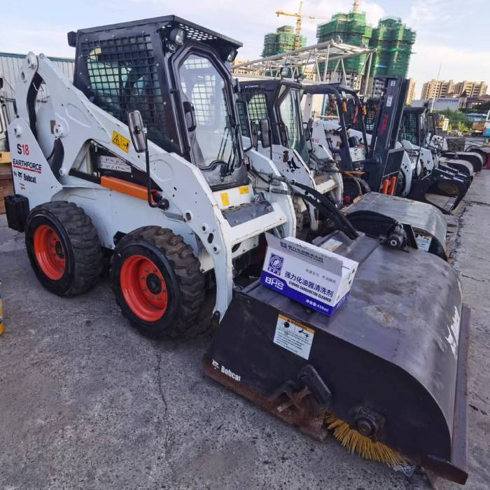 BOBCAT S18 - شيول صغير: صورة 1 BOBCAT S18 - شيول صغير: صورة 1