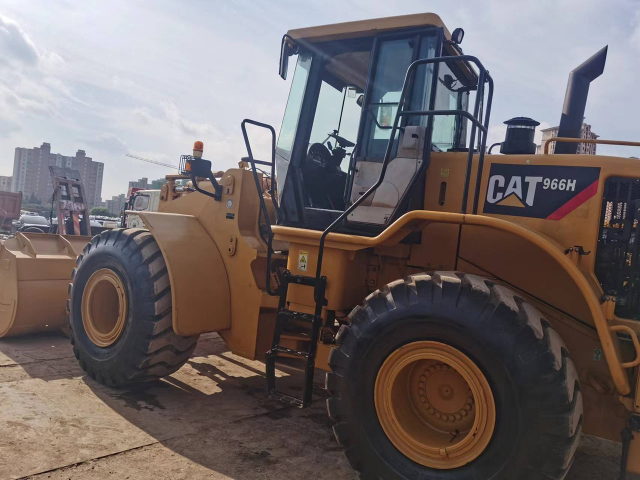CAT 966H - اللودر بعجل: صورة 3 CAT 966H - اللودر بعجل: صورة 3