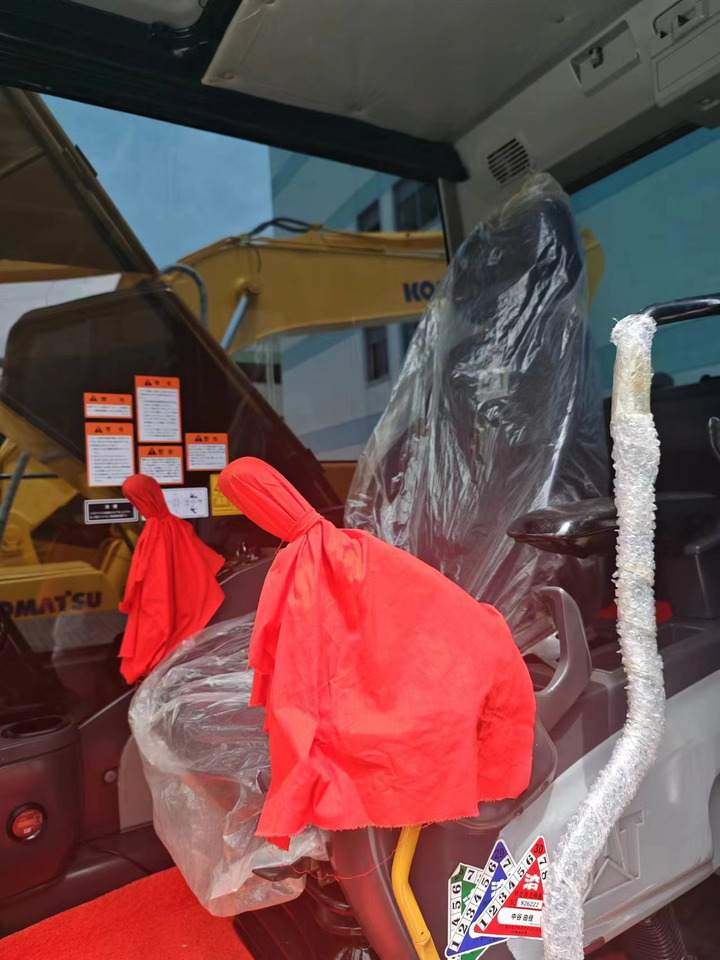 CATERPILLAR 320D - حفار زاحف: صورة 5 CATERPILLAR 320D - حفار زاحف: صورة 5