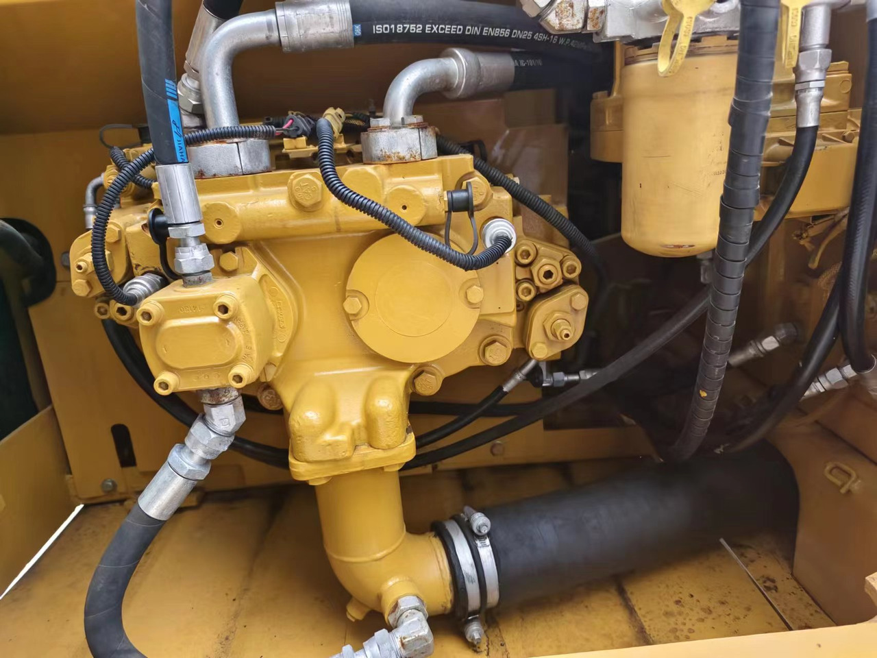 CATERPILLAR 320D - حفار زاحف: صورة 5 CATERPILLAR 320D - حفار زاحف: صورة 5