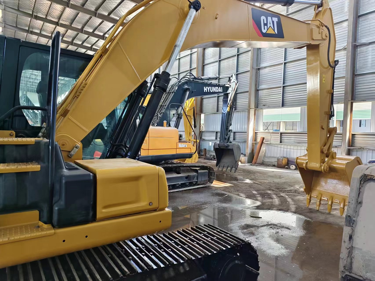 CATERPILLAR 320GC CAT 320 - حفار زاحف: صورة 3 CATERPILLAR 320GC CAT 320 - حفار زاحف: صورة 3