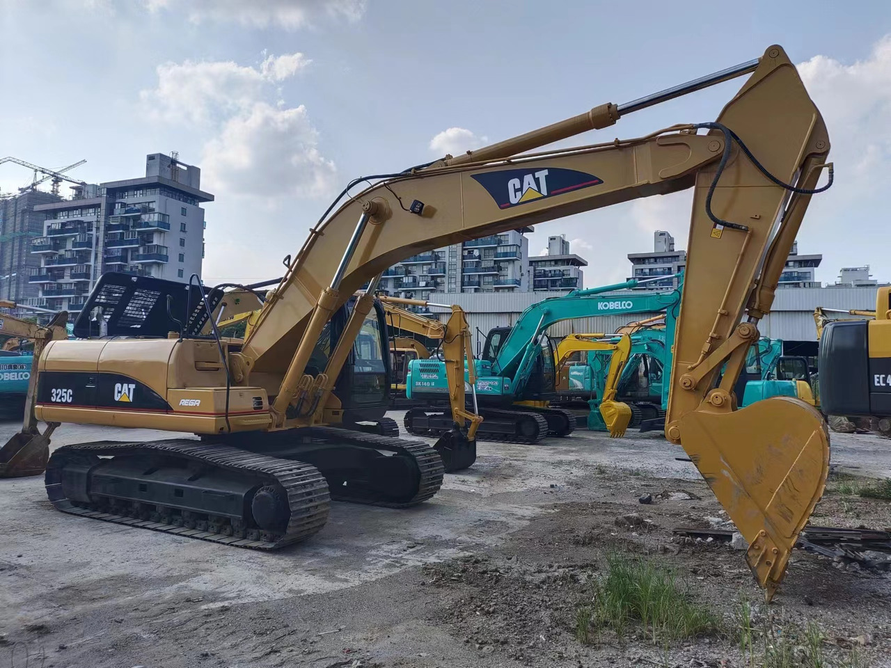 CATERPILLAR 325C - حفار زاحف: صورة 1 CATERPILLAR 325C - حفار زاحف: صورة 1