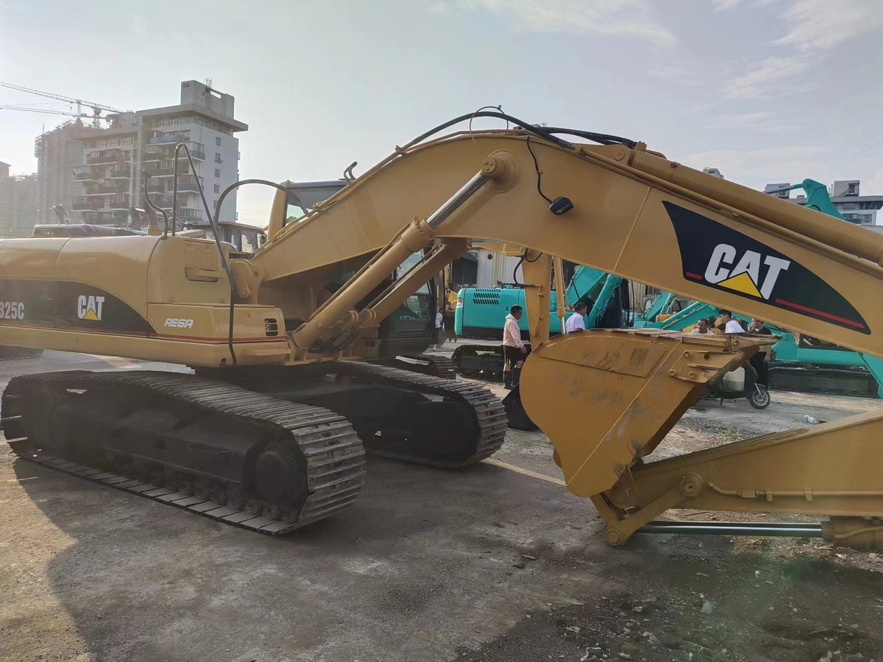 CATERPILLAR 325C - حفار زاحف: صورة 3 CATERPILLAR 325C - حفار زاحف: صورة 3