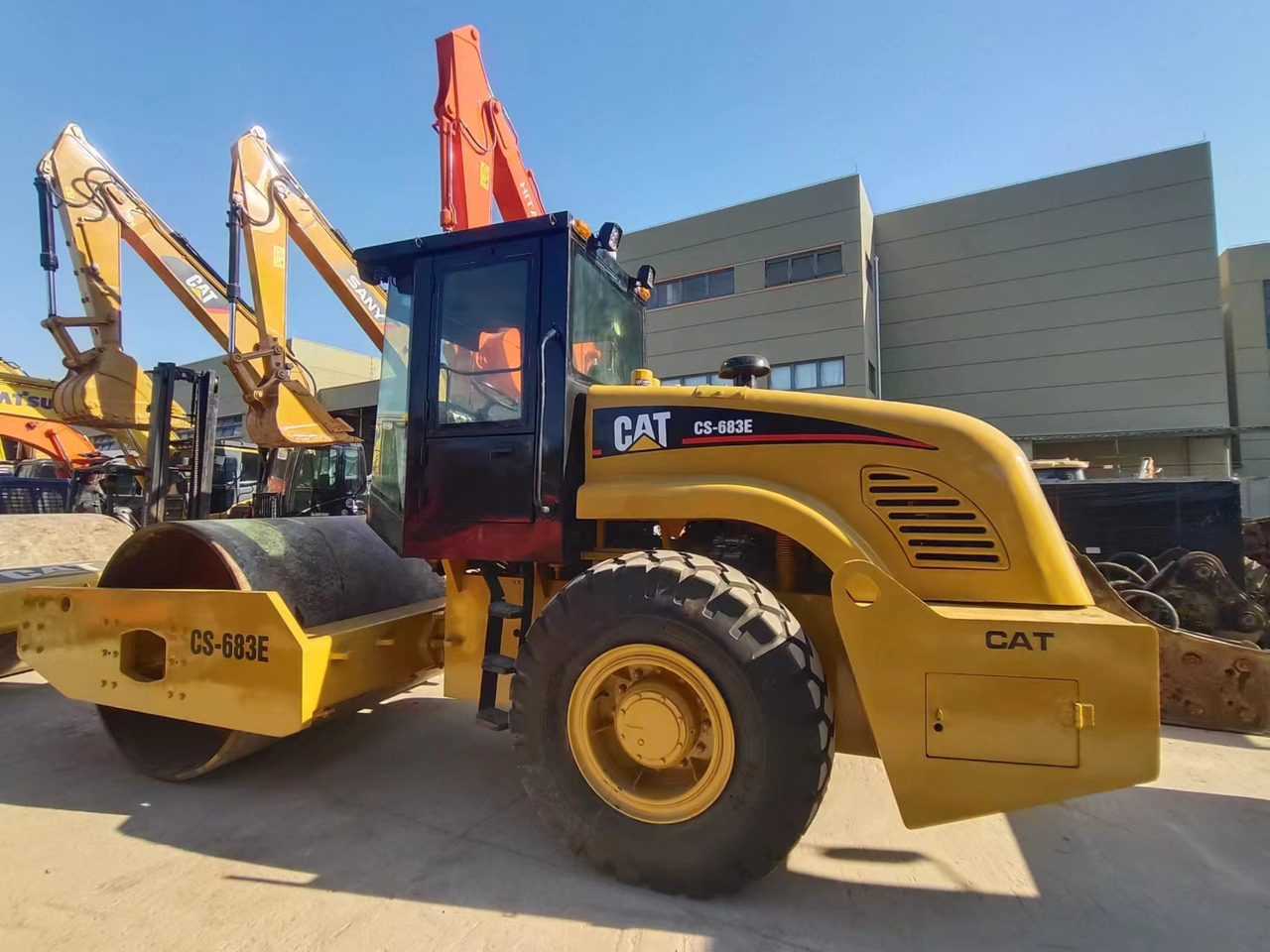 CATERPILLAR CS683E - ضاغطة التربة: صورة 1 CATERPILLAR CS683E - ضاغطة التربة: صورة 1