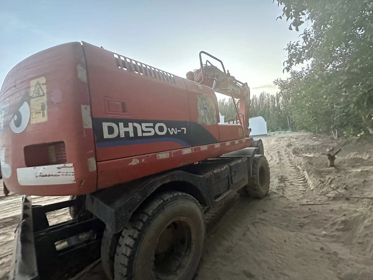 DOOSAN DH150W-7 - حفار ذو عجلات: صورة 2 DOOSAN DH150W-7 - حفار ذو عجلات: صورة 2