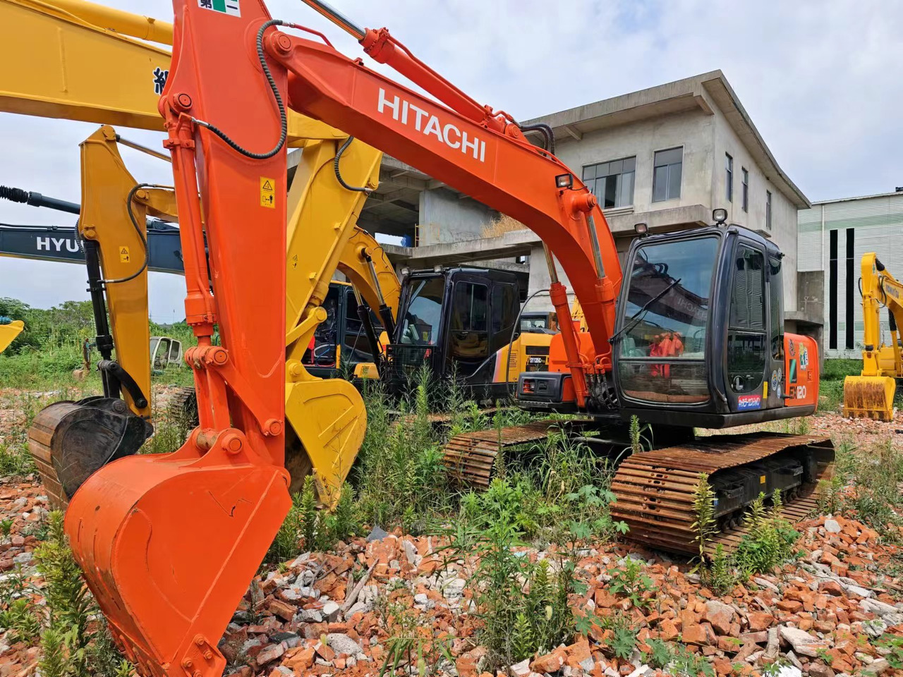 HITACHI EX120-5 - حفار زاحف: صورة 1 HITACHI EX120-5 - حفار زاحف: صورة 1