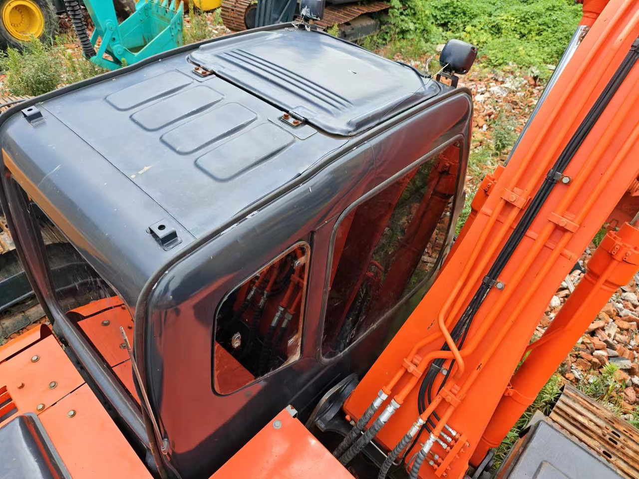 HITACHI EX120-5 - حفار زاحف: صورة 2 HITACHI EX120-5 - حفار زاحف: صورة 2