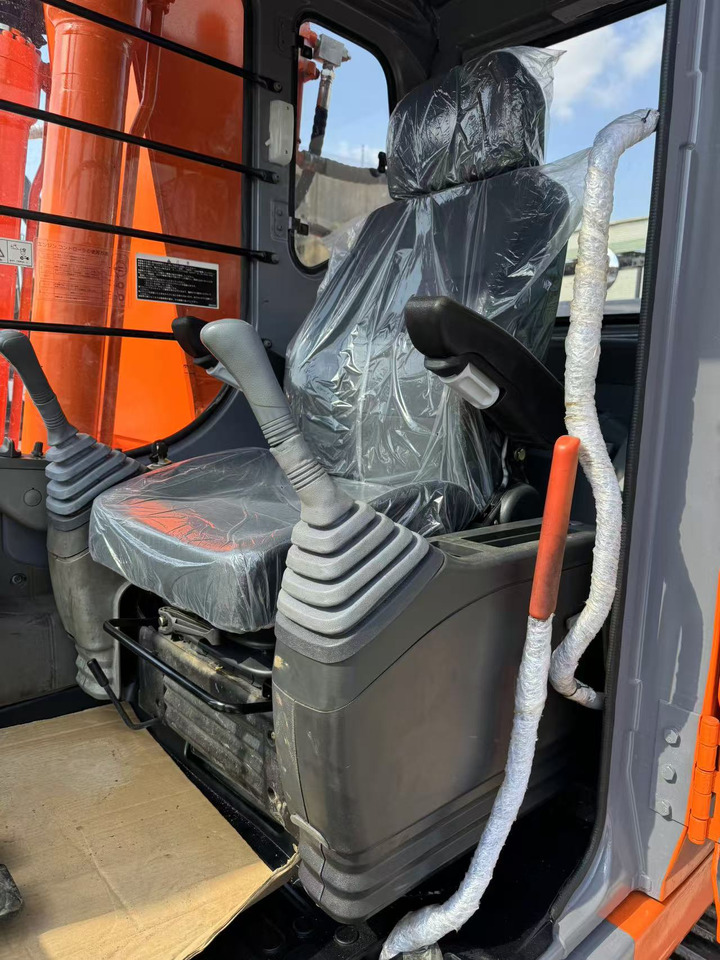 HITACHI ZX200 - حفار زاحف: صورة 2 HITACHI ZX200 - حفار زاحف: صورة 2