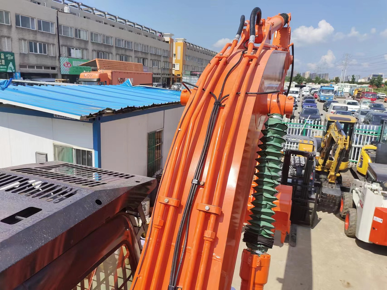 HITACHI ZX200 - حفار زاحف: صورة 4 HITACHI ZX200 - حفار زاحف: صورة 4