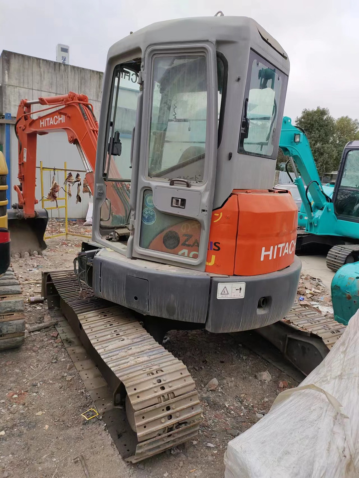 HITACHI ZX40U - حفار صغير: صورة 1 HITACHI ZX40U - حفار صغير: صورة 1