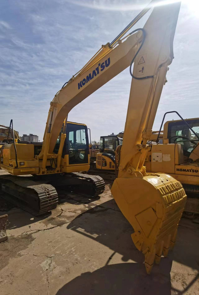 KOMATSU PC130-7 - حفار زاحف: صورة 4 KOMATSU PC130-7 - حفار زاحف: صورة 4