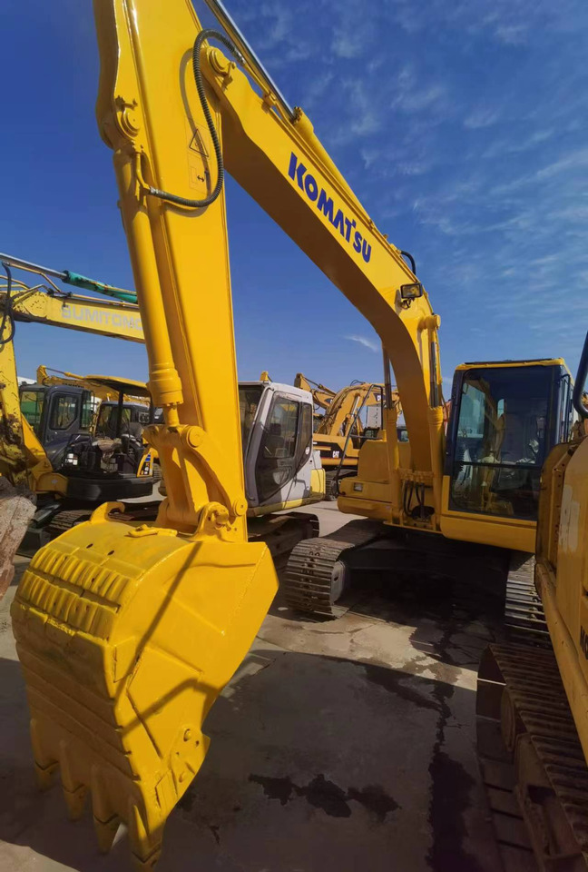 KOMATSU PC130-7 - حفار زاحف: صورة 4 KOMATSU PC130-7 - حفار زاحف: صورة 4