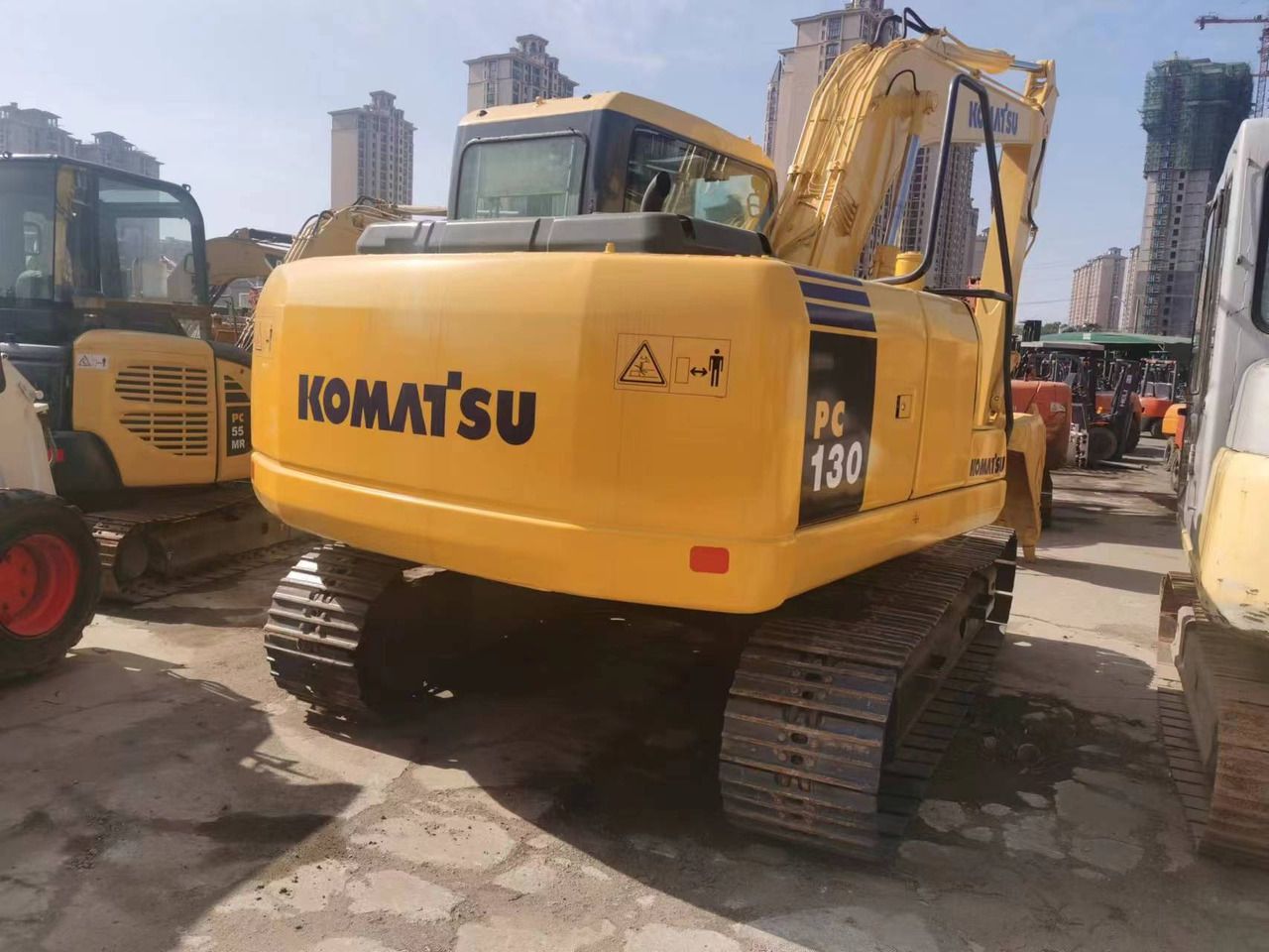 KOMATSU PC130-7 - حفار زاحف: صورة 3 KOMATSU PC130-7 - حفار زاحف: صورة 3