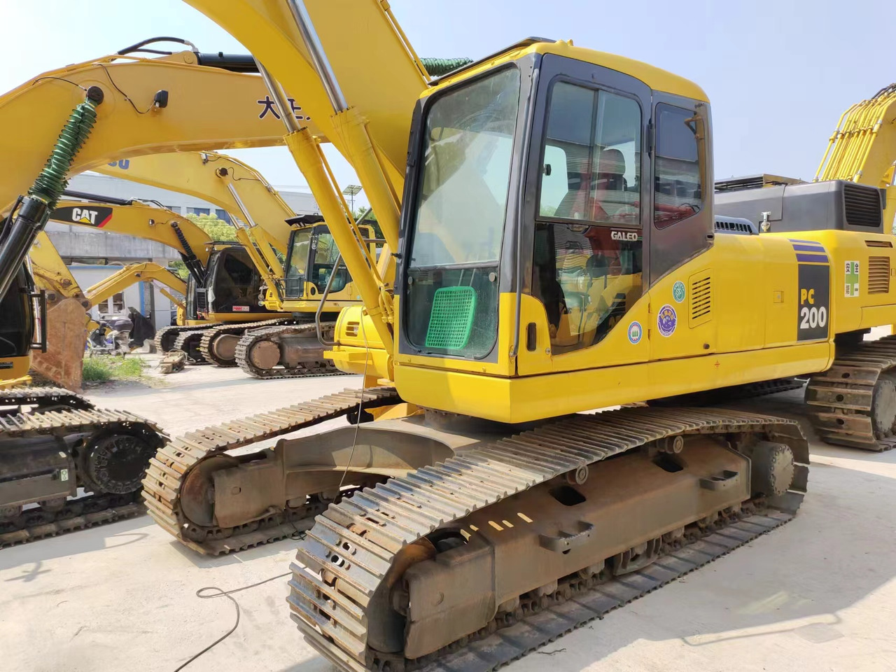 KOMATSU PC200-7 PC200 - حفار زاحف: صورة 5 KOMATSU PC200-7 PC200 - حفار زاحف: صورة 5