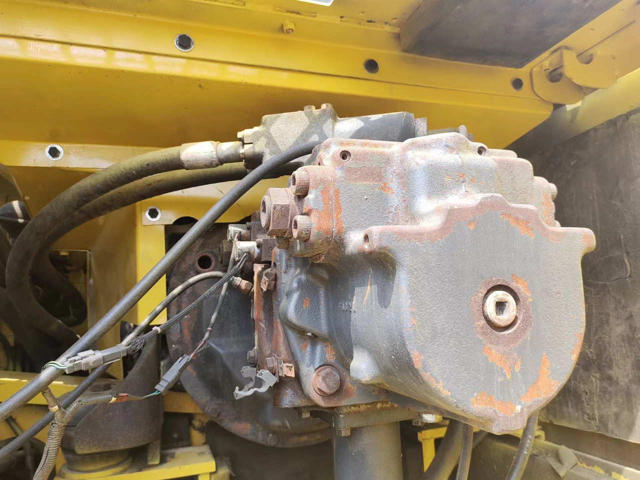 KOMATSU PC400-8R - حفار زاحف: صورة 5 KOMATSU PC400-8R - حفار زاحف: صورة 5